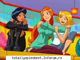 cine place din spioanele? clar sam britney.